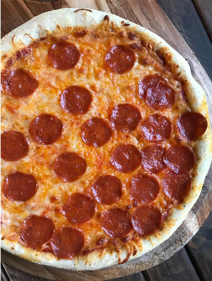overhead view pepperoni pizza