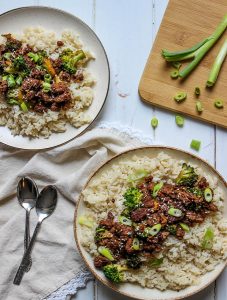 Easy Korean Beef and Broccoli is a simple 30 minute meal that consists of rice ground beef, sweetened soy sauce, and broccoli florets.