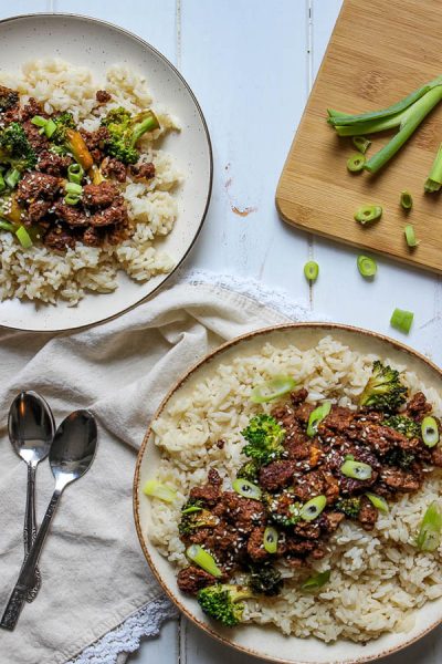 Easy Korean Beef and Broccoli is a simple 30 minute meal that consists of rice ground beef, sweetened soy sauce, and broccoli florets.