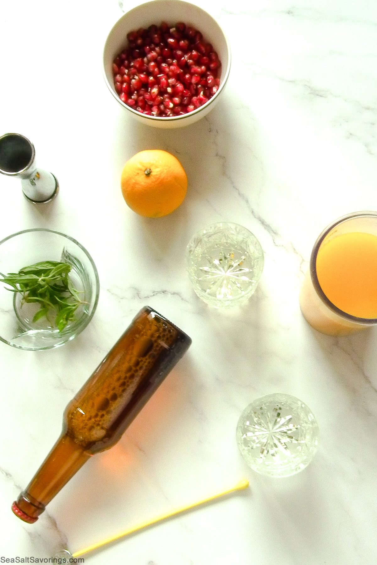 simple ingredients for this holiday cocktail