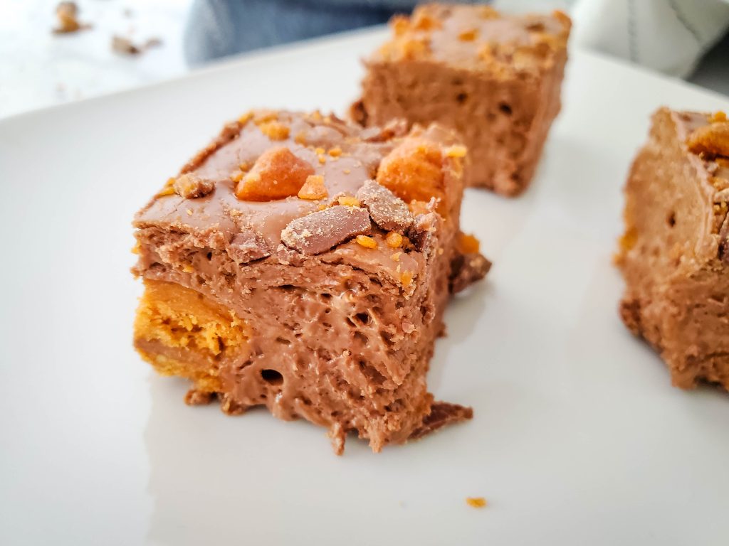 Serve Butterfinger fudge