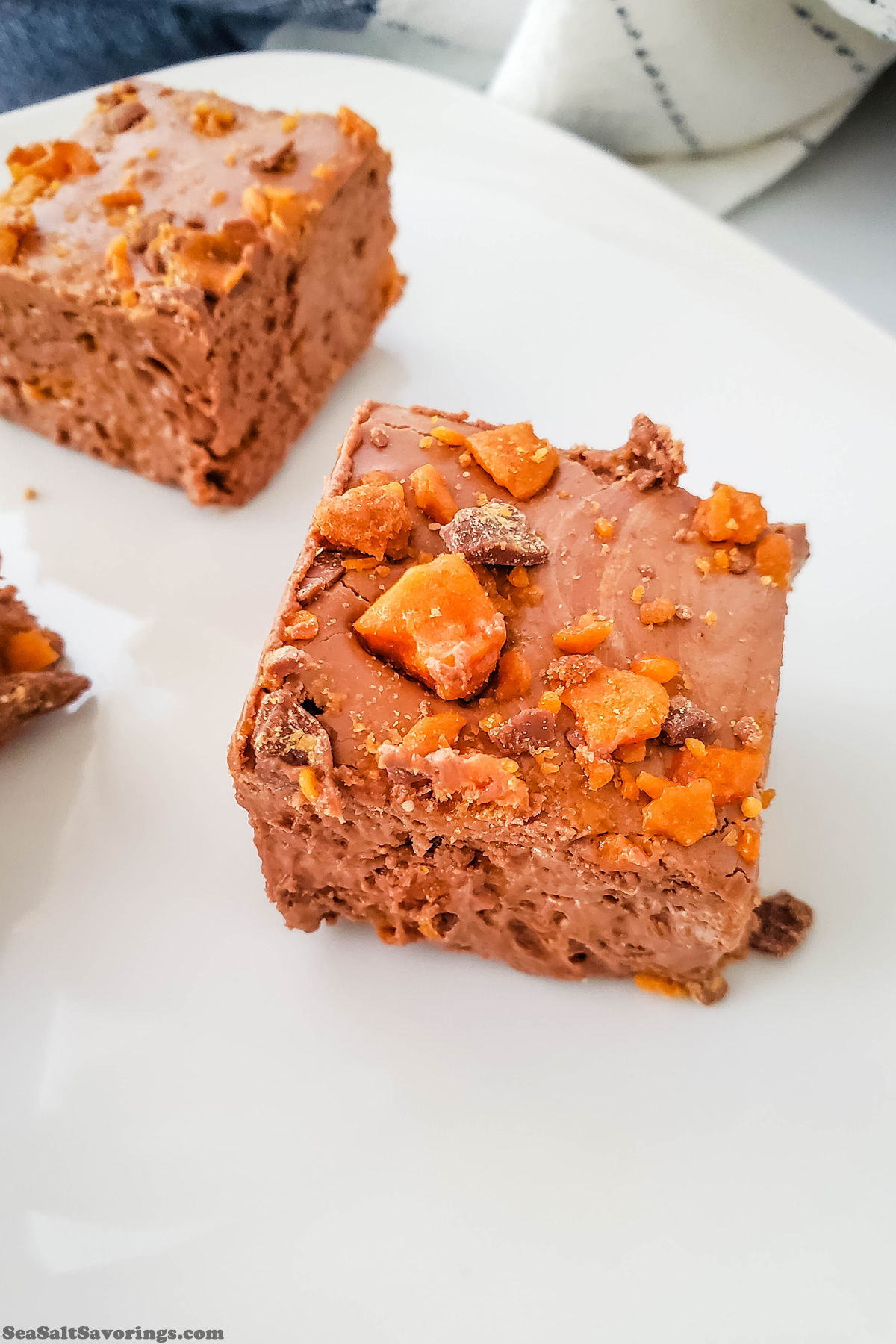 plate of butterfinger fudge bars