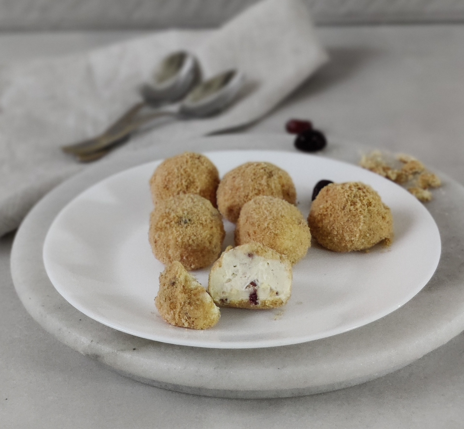 No Bake Cranberry Cheesecake Balls