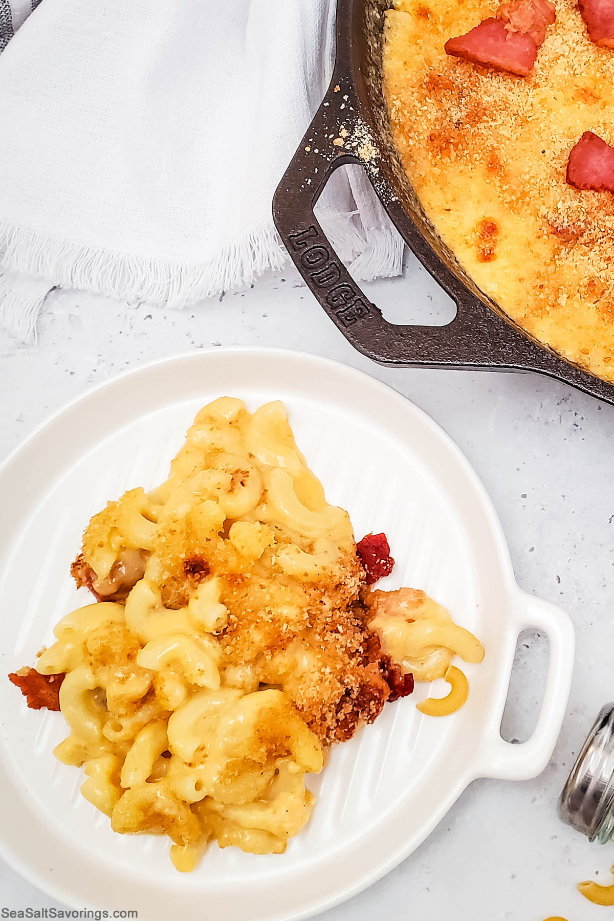 plate of bacon mac and cheese