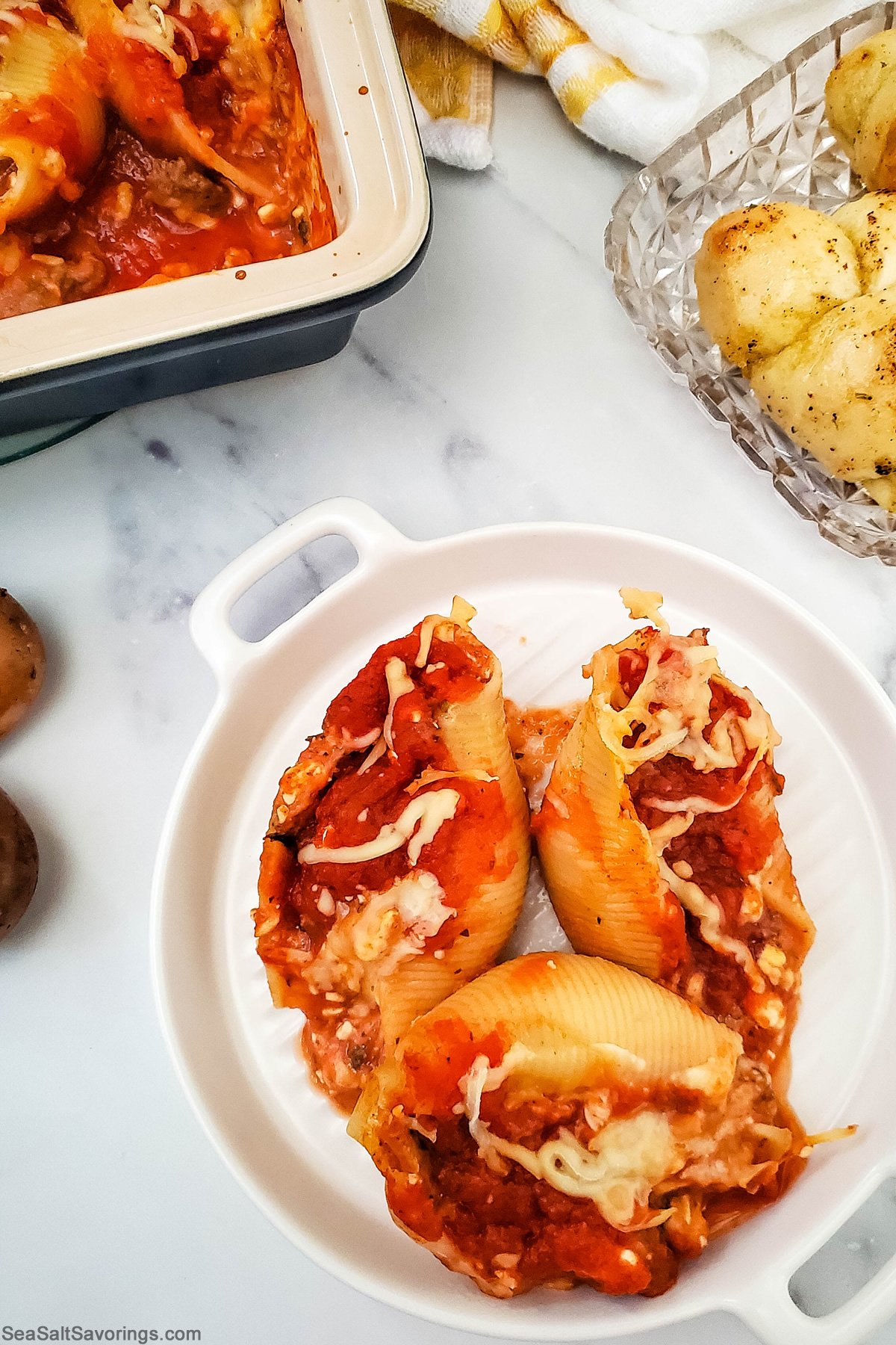 plate of stuffed pasta shells