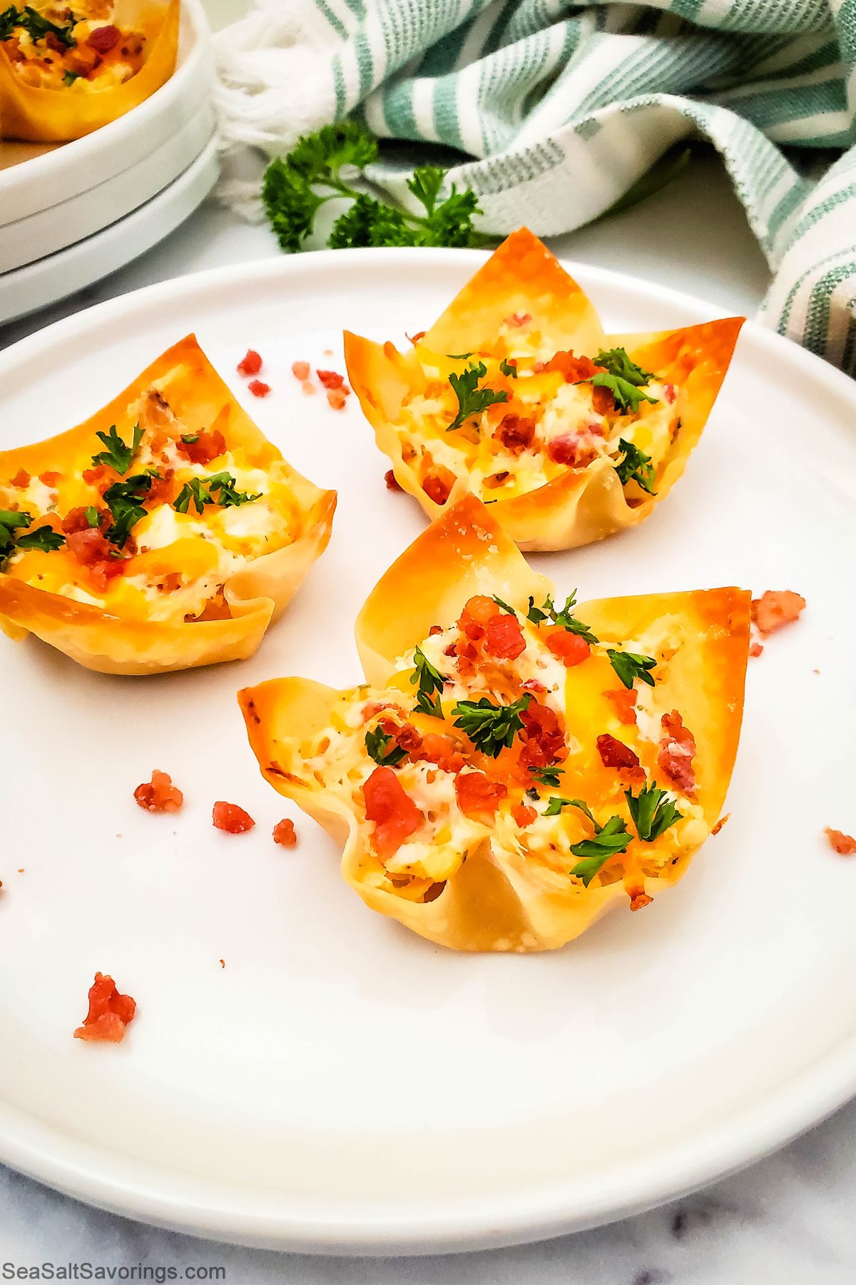 Cheesy Ranch Chicken Wonton Cups with Bacon